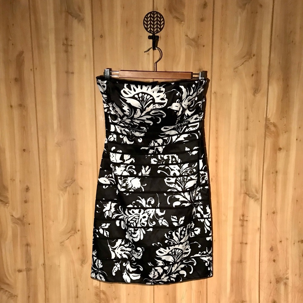 White House | Black Market Cocktail Dress